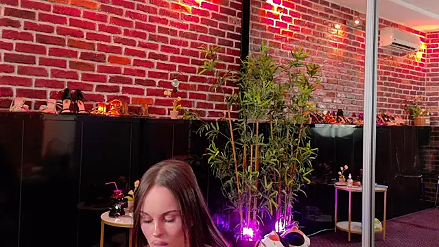 HannahIsabellee online show from May 1, 7:51 pm