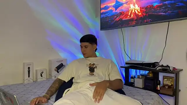 SexxxySquirterStev777 online show from May 2, 5:01 am