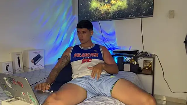 SexxxySquirterStev777 online show from May 4, 3:08 pm