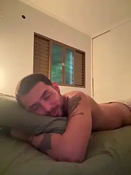 vitor souz online show from April 29, 3:32 am