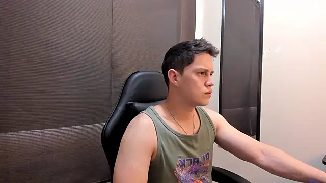 Snapshot of KendricTorres chatting on June 14, 3:25 pm KendricTorres online show from June 14, 3:25 pm