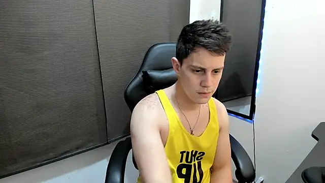 Snapshot of KendricTorres chatting on July 30, 2:32 am KendricTorres online show from July 30, 2:32 am