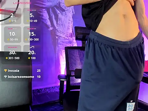 Snapshot of anddy_hugecock chatting on June 16, 8:33 pm anddy hugecock online show from June 16, 8:33 pm