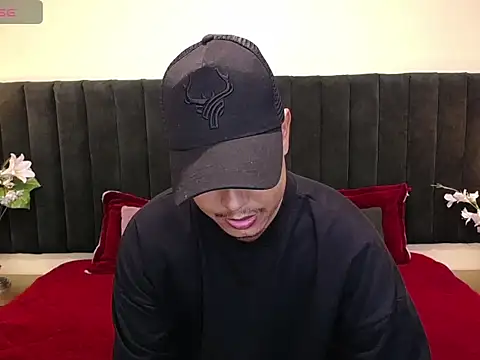 Snapshot of noah_oliver1 chatting on May 2, 7:19 pm noah oliver1 online show from May 2, 7:19 pm