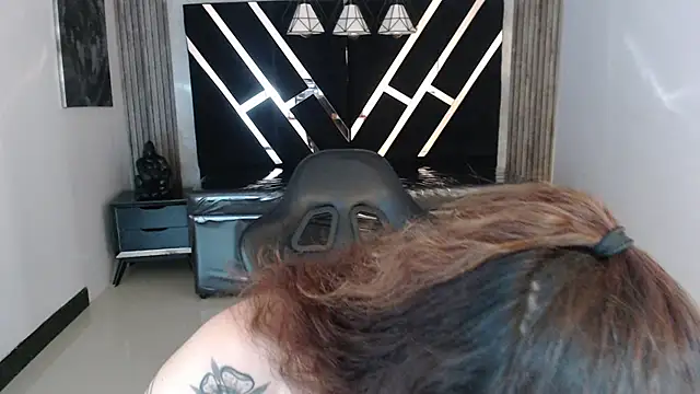 Snapshot of DamiaOshun_ch chatting on June 24, 8:41 pm DamiaOshun ch online show from June 24, 8:41 pm