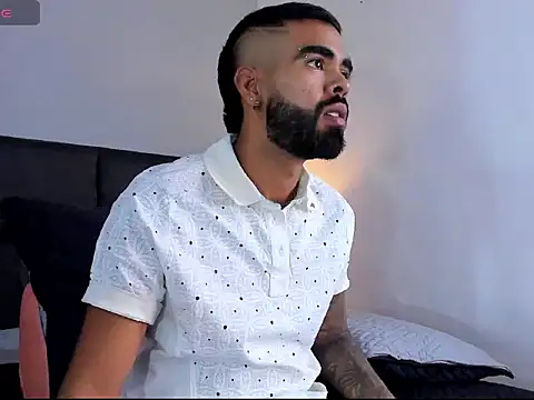  kameron9811 online show from May 14, 10:16 pm