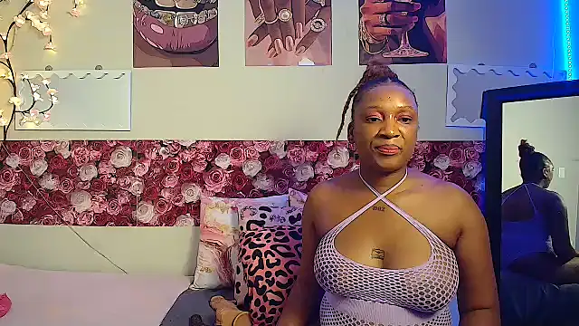 Snapshot of EnchantingLisa chatting on May 21, 6:37 pm EnchantingLisa online show from May 21, 6:37 pm