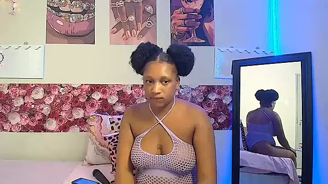 Snapshot of EnchantingLisa chatting on May 26, 5:36 am EnchantingLisa online show from May 26, 5:36 am