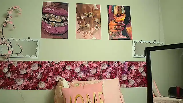 Snapshot of EnchantingLisa chatting on June 14, 5:09 am EnchantingLisa online show from June 14, 5:09 am