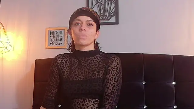 Layla Nigth online show from April 28, 7:52 pm