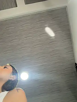 Snapshot of HayleyRoss_ chatting on June 16, 10:56 pm HayleyRoss online show from June 16, 10:56 pm
