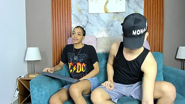 LOVE GUYS1 online show from April 28, 7:19 pm