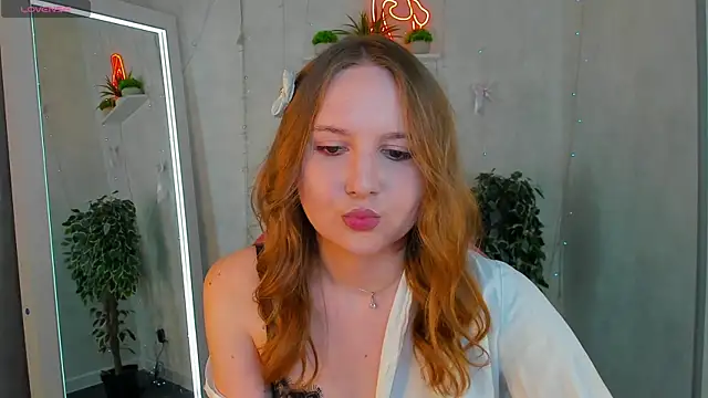 Emmaa Kimm online show from June 11, 2:53 am