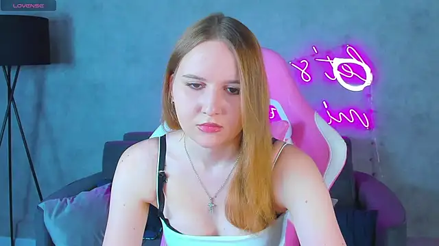 Emmaa Kimm online show from June 26, 12:59 am