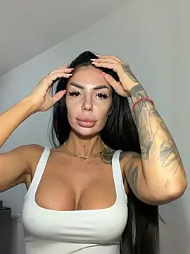 Snapshot of RaquelleXO chatting on May 22, 4:30 am RaquelleXO online show from May 22, 4:30 am