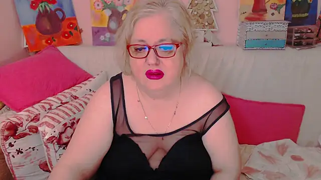 Snapshot of Maturelove_xxx chatting on May 5, 7:00 pm Maturelove xxx online show from May 5, 7:00 pm