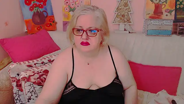 Snapshot of Maturelove_xxx chatting on June 19, 7:28 pm Maturelove xxx online show from June 19, 7:28 pm