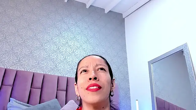 Snapshot of DianaRed_ chatting on May 14, 8:26 pm DianaRed online show from May 14, 8:26 pm