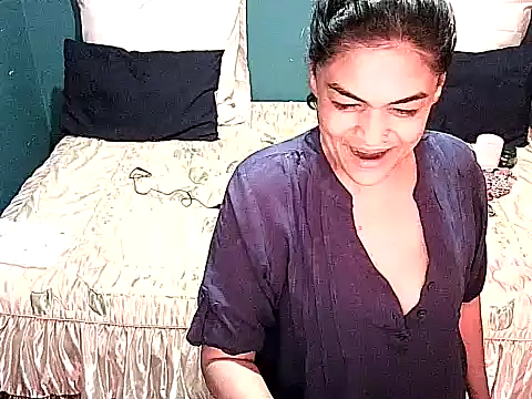 Snapshot of Indian_blaze006 chatting on May 12, 8:11 am Indian blaze006 online show from May 12, 8:11 am