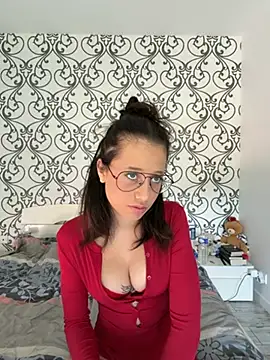 lilou philips online show from May 21, 12:12 pm