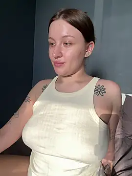 Snapshot of elegant_curves chatting on May 24, 3:50 pm elegant curves online show from May 24, 3:50 pm