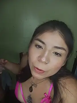 Snapshot of PequenaNena chatting on June 4, 2:50 am PequenaNena online show from June 4, 2:50 am