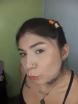 Snapshot of PequenaNena chatting on June 12, 2:54 am PequenaNena online show from June 12, 2:54 am