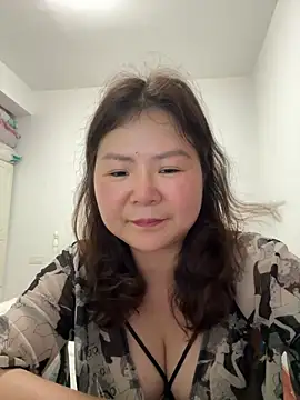 Snapshot of linda51863 chatting on May 21, 12:12 pm linda51863 online show from May 21, 12:12 pm