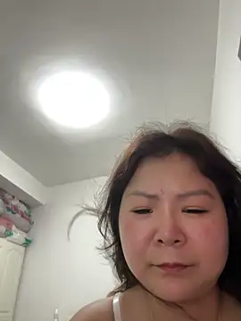 Snapshot of linda51863 chatting on May 25, 12:55 pm linda51863 online show from May 25, 12:55 pm