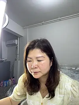 Snapshot of linda51863 chatting on June 3, 1:03 pm linda51863 online show from June 3, 1:03 pm