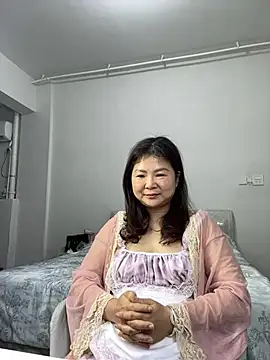 Snapshot of linda51863 chatting on July 30, 12:15 pm linda51863 online show from July 30, 12:15 pm
