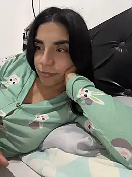 Snapshot of InesD_Arcy chatting on June 2, 12:23 am InesD Arcy online show from June 2, 12:23 am