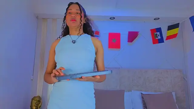 secretestrella online show from June 26, 2:49 am