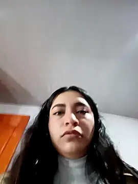 Snapshot of Sky__19 chatting on May 6, 6:57 pm Sky 19 online show from May 6, 6:57 pm
