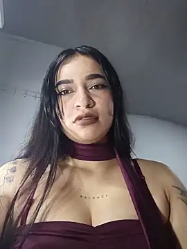 Snapshot of Sky__19 chatting on May 13, 7:55 pm Sky 19 online show from May 13, 7:55 pm