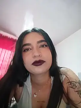 Snapshot of Sky__19 chatting on May 17, 7:43 pm Sky 19 online show from May 17, 7:43 pm
