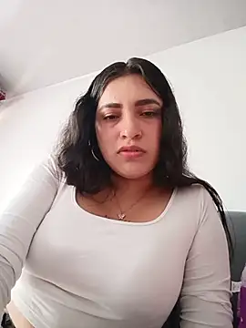 Snapshot of Sky__19 chatting on June 9, 7:47 pm Sky 19 online show from June 9, 7:47 pm