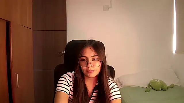 abbyyandmaxx online show from May 18, 4:57 pm