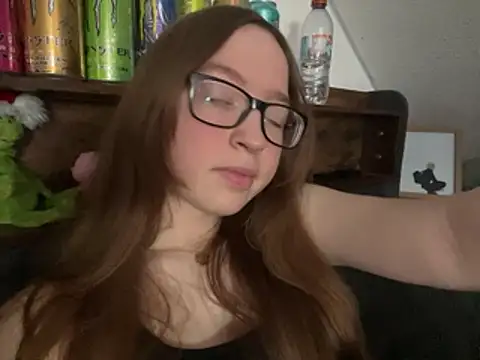 Snapshot of Freaky-Doll chatting on May 2, 4:45 pm Freaky-Doll online show from May 2, 4:45 pm