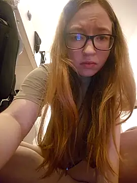 Snapshot of Freaky-Doll chatting on June 22, 9:34 pm Freaky-Doll online show from June 22, 9:34 pm