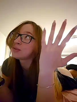 Snapshot of Freaky-Doll chatting on July 25, 10:07 pm Freaky-Doll online show from July 25, 10:07 pm