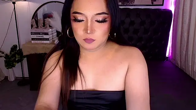 Snapshot of Sensual_Ekang chatting on July 1, 8:08 pm Sensual Ekang online show from July 1, 8:08 pm
