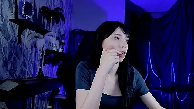 Snapshot of SeraphineSparda chatting on July 6, 11:40 am SeraphineSparda online show from July 6, 11:40 am