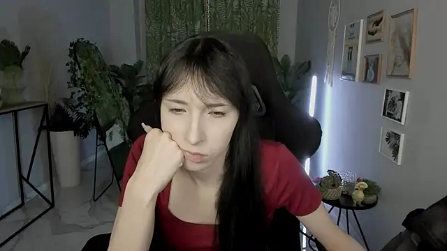 Snapshot of SeraphineSparda chatting on July 13, 12:41 pm SeraphineSparda online show from July 13, 12:41 pm