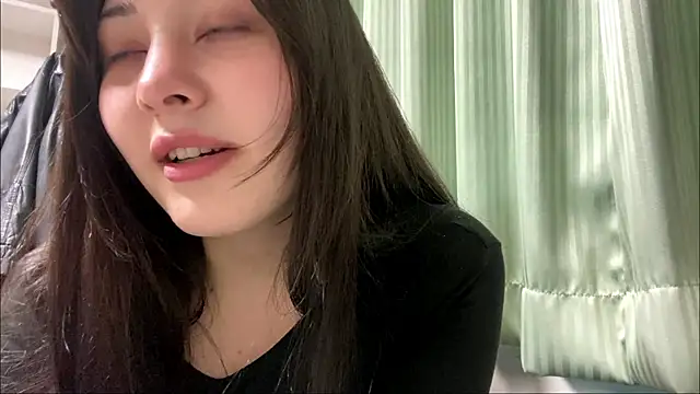 Snapshot of Sonata_Asky chatting on May 15, 11:12 pm Sonata Asky online show from May 15, 11:12 pm