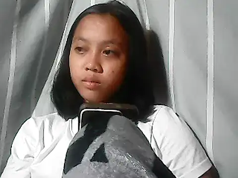 Snapshot of Yours_AsianPinayGirl18 chatting on June 3, 8:58 pm Yours AsianPinayGirl18 online show from June 3, 8:58 pm