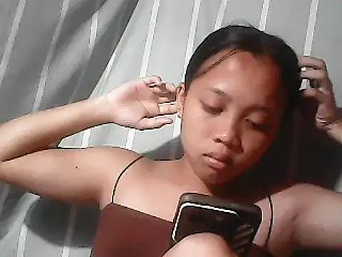 Snapshot of Yours_AsianPinayGirl18 chatting on June 8, 9:26 pm Yours AsianPinayGirl18 online show from June 8, 9:26 pm