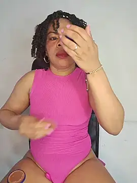 Snapshot of Cassandra_em_ chatting on May 9, 4:56 pm Cassandra em online show from May 9, 4:56 pm