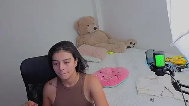 valerihouse  online show from July 8, 2:27 am