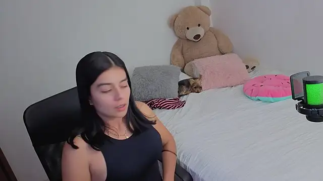 valerihouse  online show from July 23, 1:41 am